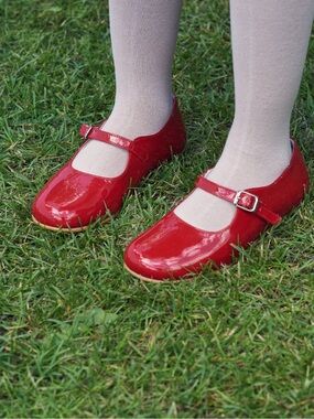 La Coqueta Red Patent Girl Mary Jane Shoes sz 33/2